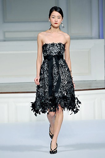 Oscar de la Renta, Pre-Fall/Winter 2011. New York Fashion Week 2011. [Photo by Slaven Vlasic/Getty Images]