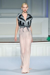 Oscar de la Renta, Pre-Fall/Winter 2011. New York Fashion Week 2011. [Photo by Slaven Vlasic/Getty Images]