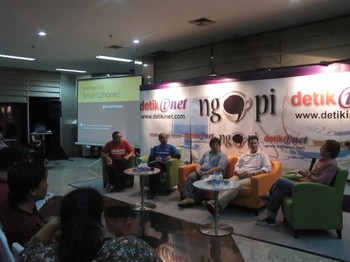 Pembicara kali ini adalah Lucky Sebastian (id-Android), Indra S. Adillah (id-iPhone), Johan Tahardi (idBlackberry), Firstman Marpaung, (Nokia Indonesia CommunityEnthusiasts).