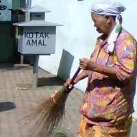 Mbah Senun 40 Tahun Jadi Abdi Sunan Ampel 