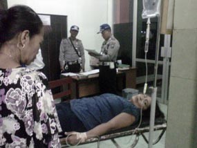 Bus Sarat Penumpang Nyemplung Sungai