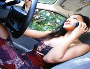 Sepertiga Mahasiswa Menggunakan Smartphone Ketika Mengemudi