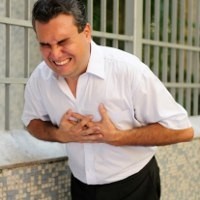 Nyeri Dada Lebih dari 15 Menit, Waspadai Serangan Jantung