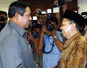 Hamzah Haz: Yang Nyogok dan Disogok Masuk Neraka!