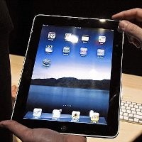 Randy Mengaku Pernah Jual 12 iPad Sebelum Tertangkap Randy Mengaku Pernah Jual 12 iPad Sebelum Tertangkap