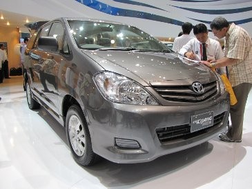 Toyota Jual 153.385 Mobil di Semester Pertama 2011