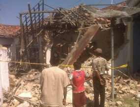 Polisi Lakukan Olah TKP Ledakan Rumah di Sumenep