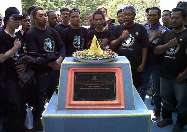 Ultah Komunitas Bajaj Pulsar di Titik Nol Kilometer