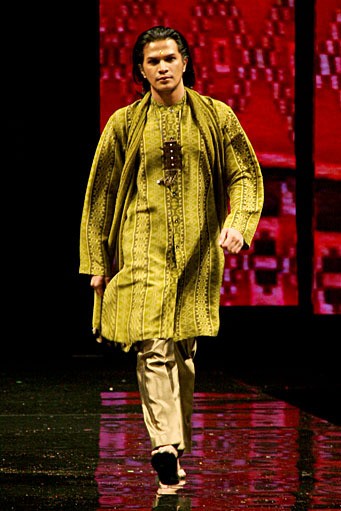 Thomas Sigar The Enchanting Culture of Minahasa at XXI Ballroom Djakarta Theater. Jakarta. [Foto: Mohammad Abduh/Wolipop]