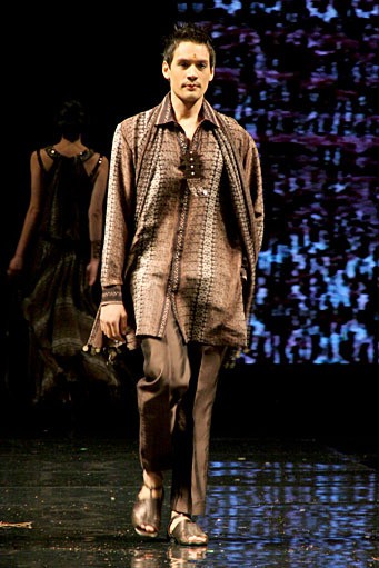 Thomas Sigar The Enchanting Culture of Minahasa at XXI Ballroom Djakarta Theater. Jakarta. [Foto: Mohammad Abduh/Wolipop]