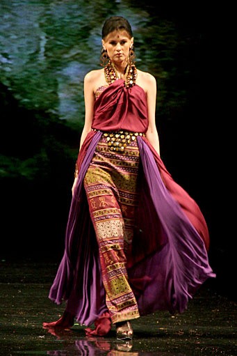 Thomas Sigar The Enchanting Culture of Minahasa at XXI Ballroom Djakarta Theater. Jakarta. [Foto: Mohammad Abduh/Wolipop]