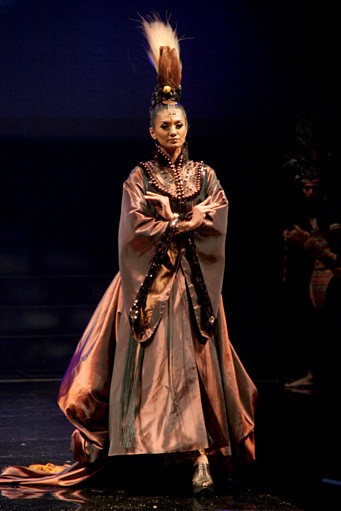 Thomas Sigar The Enchanting Culture of Minahasa at XXI Ballroom Djakarta Theater. Jakarta. [Foto: Mohammad Abduh/Wolipop]