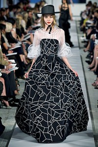 Oscar de la Renta, Resort 2012. New York Fashion Week 2012. [Photo by Thomas Concordia/Getty Images]