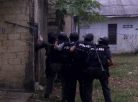 Densus Cari Senpi di Rumah Istri Pertama AU di Sawangan, Depok
