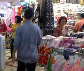 Pedagang Tanah Abang Khawatir Serbuan Underwear China