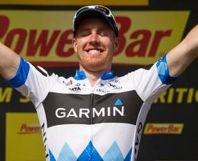 Farrar Pimpin Rombongan Besar Masuk Garis Finis