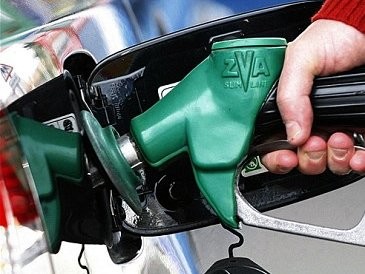 Harga BBM Tinggi, Pengendara di Inggris Nyerah