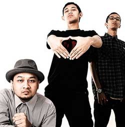 Tiap Rilis Album, Bondan & Fade 2 Black Dapat Piala AMI
