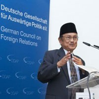 B.J. Habibie: Saya Tak Setuju Cara Mesir atau Tunisia