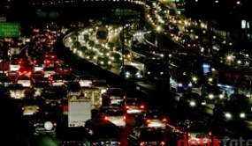 Ada Perbaikan Jalan, Tol JORR Arah Kampung Rambutan Macet Parah