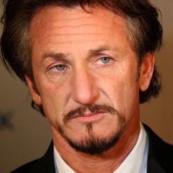 Putus dari Scarlett Johansson, Sean Penn Punya Pacar Baru