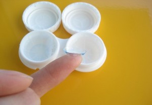 Jangan Pelit-pelit Kalau Pakai Lensa Kontak