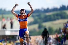 Sanchez Menangi Etape 9, Voeckler Rebut Yellow Jersey