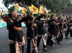 Tolak SBY, Puluhan Warga Yogya Siapkan Ketapel dan Panah