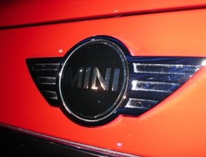 BMW Tunjuk Diler MINI