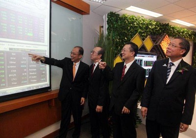 3 Emiten Listing Bareng di BEI