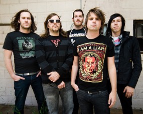 Silverstein Konser Album Baru di Surabaya