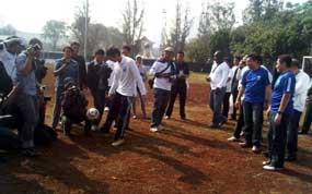 Anas Vs Ibas Tanding Bola di Senayan