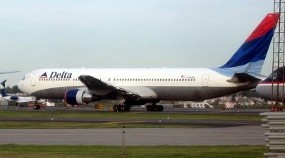 Pesawat Boeing 767 Senggol Pesawat Lain Saat Akan Lepas Landas