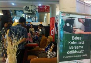 Cek Kolesterol Gratis detikHealth di Pejaten Village