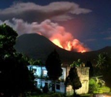 Gunung Lokon Meletus, Luncurkan Asap Setinggi 800 meter 