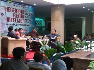 Busyro Luncurkan Buku Hegemoni Rezim Intelijen