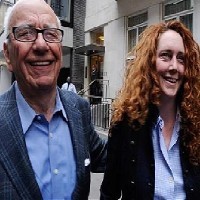 Murdoch Terima Pengunduran Diri Brooks 