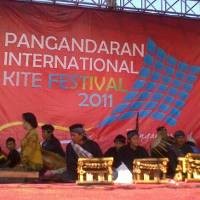 Layang Seluas Lapang Sepak Bola tak Bisa Dipamerkan