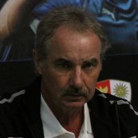 Riedl Merasa Jadi Korban Bakrie vs Panigoro, Djohar Tak Tahu
