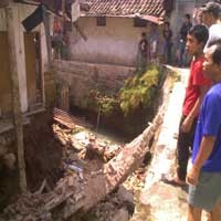 Wiwid Lolos dari Maut