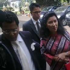 Anna Diminta Anaknya Cari Ruhut Baru