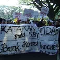 Mahasiswa Malang Desak SBY Mundur