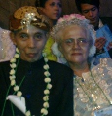 Ini Dia Wajah Bahagia Pasangan Nikah Massal di Istora Senayan