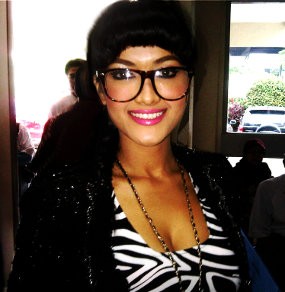 Jelang Puasa, Julia Perez Sibuk Beli Baju Muslim