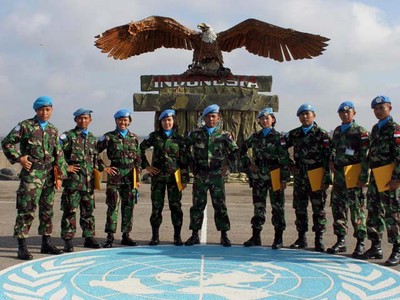 Piagam Penghargaan untuk Prajurit Berprestasi