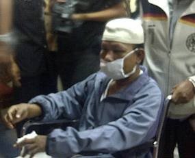 Berkursi Roda, Ustadz Uci Datangi Komnas HAM