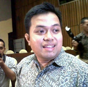 Berurai Air Mata, Hasan Curhat di Depan Panja Mafia Pemilu