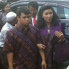 Anna dan Putranya Minta BK DPR Pecat Ruhut Sitompul