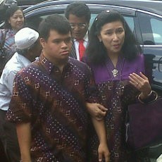 Anna dan Putranya Minta BK DPR Pecat Ruhut Sitompul