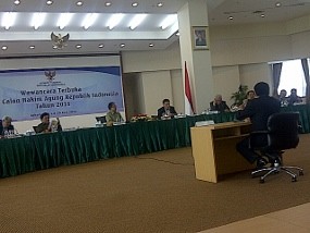Hakim Agung Hindarilah Hadiah Walau Hanya Singkong dan Ayam